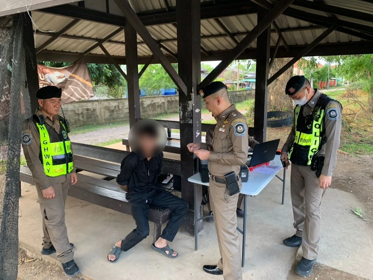 ตร.สกัดรถนำทางขบวนการลำเลียงยาบ้าล็อตใหญ่ 8.79 ล้านเม็ด จับหนุ่มเชียงใหม่ รับจ้างนำทาง