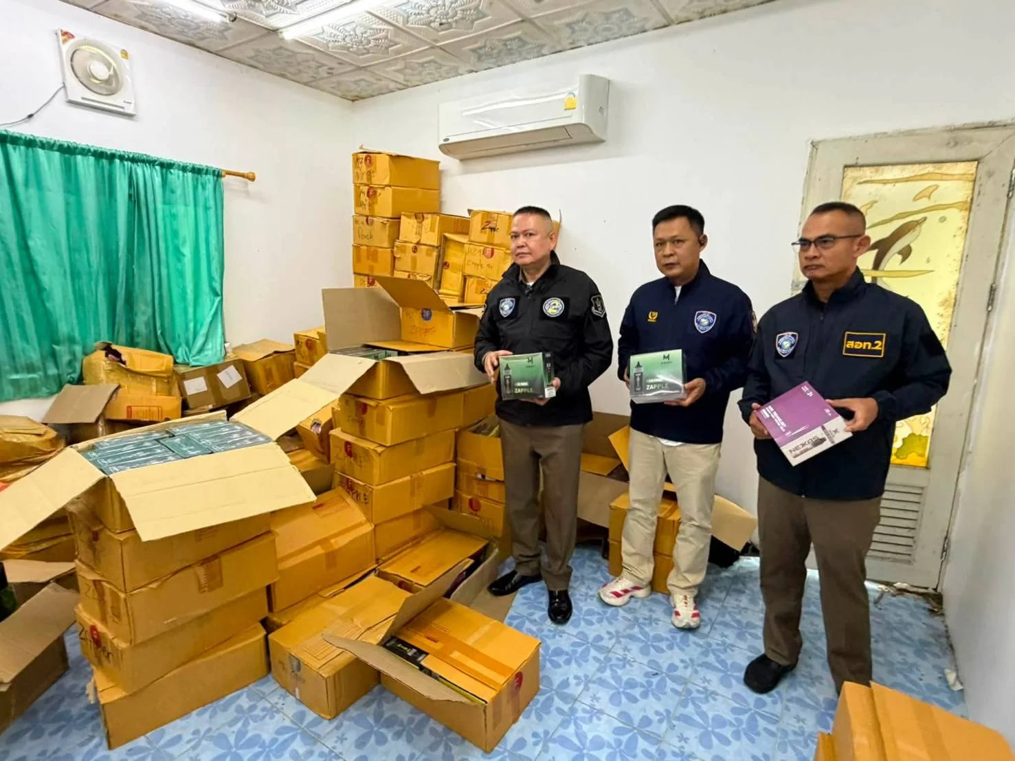 จับแหล่งขายบุหรี่ไฟฟ้าออนไลน์รายใหญ่ย่านประชาอุทิศ