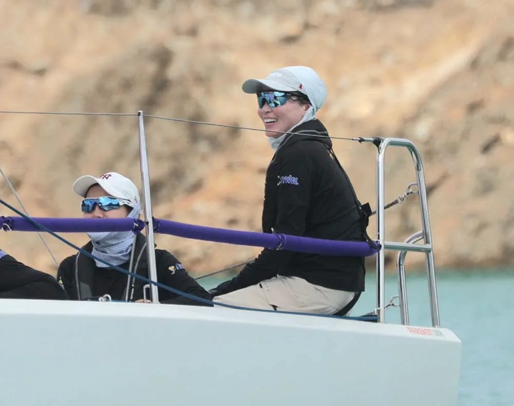 ภาพประทับใจ! ทรงเป็น Skipper นำเรือใบเฉลิมพระเกียรติ ท่ามกลางธรรมชาติเขื่อนรัชชประภา