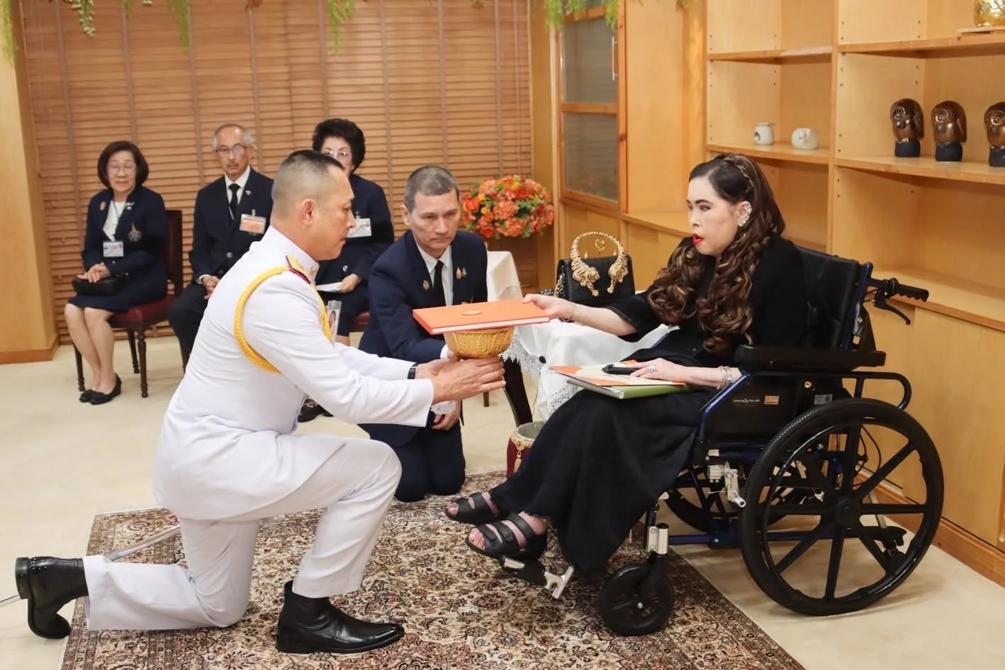 ทบ.เข้าเฝ้าฯ ถวายรายงานความสำเร็จ "กองทุนหทัยทิพย์" สร้างหลุมหลบภัยประชาชนและที่มั่นกำลังพลตามแนวชายแดนไทย–กัมพูชา  