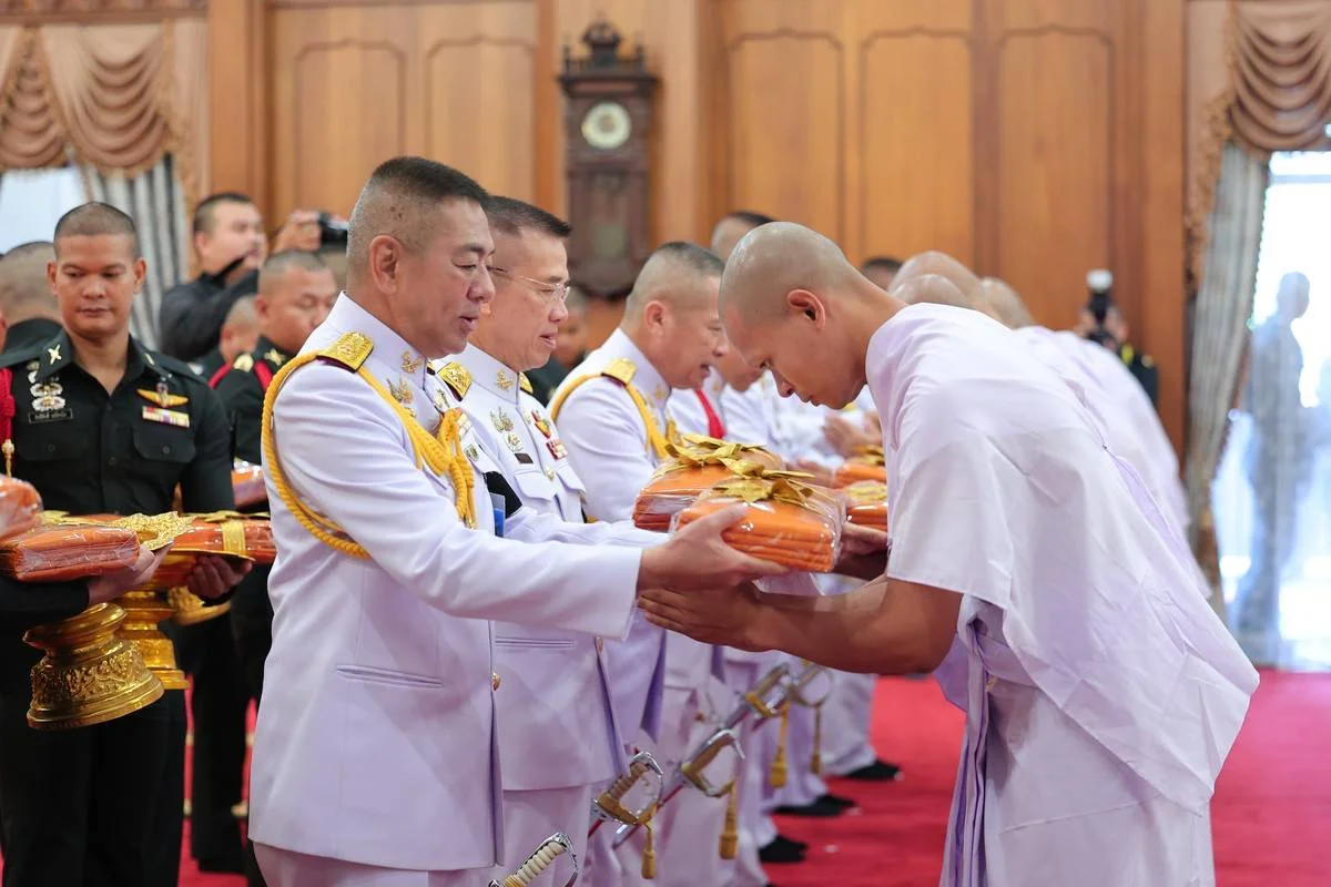 ทบ. จัดพิธีอุปสมบทหมู่เฉลิมพระเกียรติพระบาทสมเด็จพระเจ้าอยู่หัว เนื่องในโอกาสเฉลิมพระชนมพรรษา 74 พรรษา