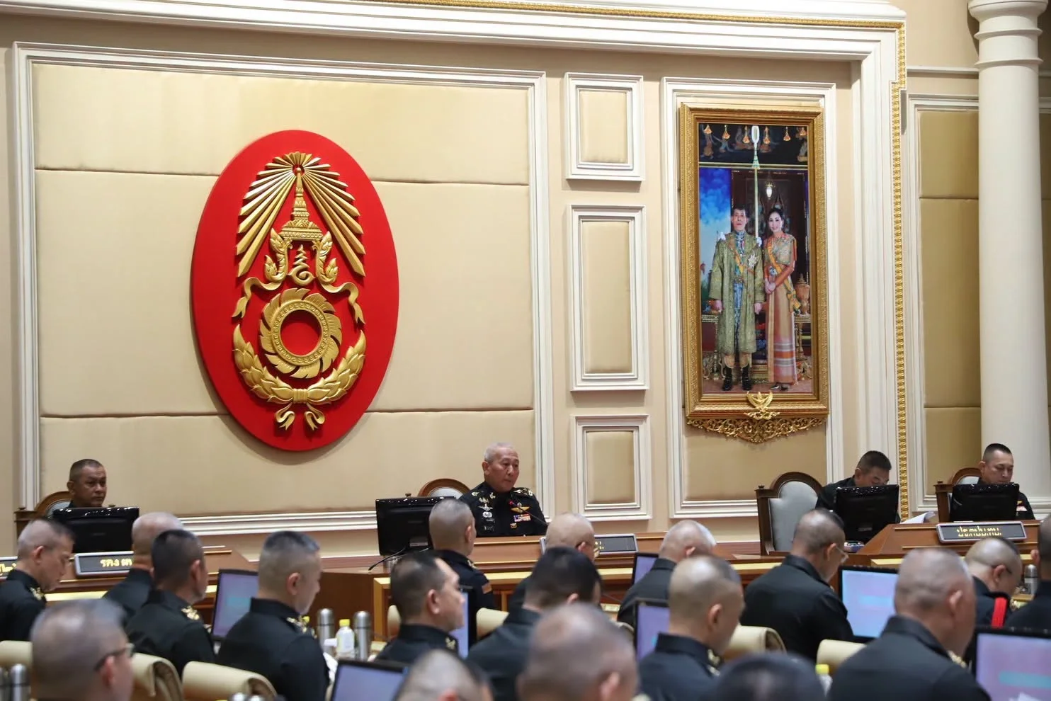 ผบ.ทบ. ประชุมหน่วยขึ้นตรงกองทัพบก ย้ำความเป็นเอกภาพของกองทัพบก