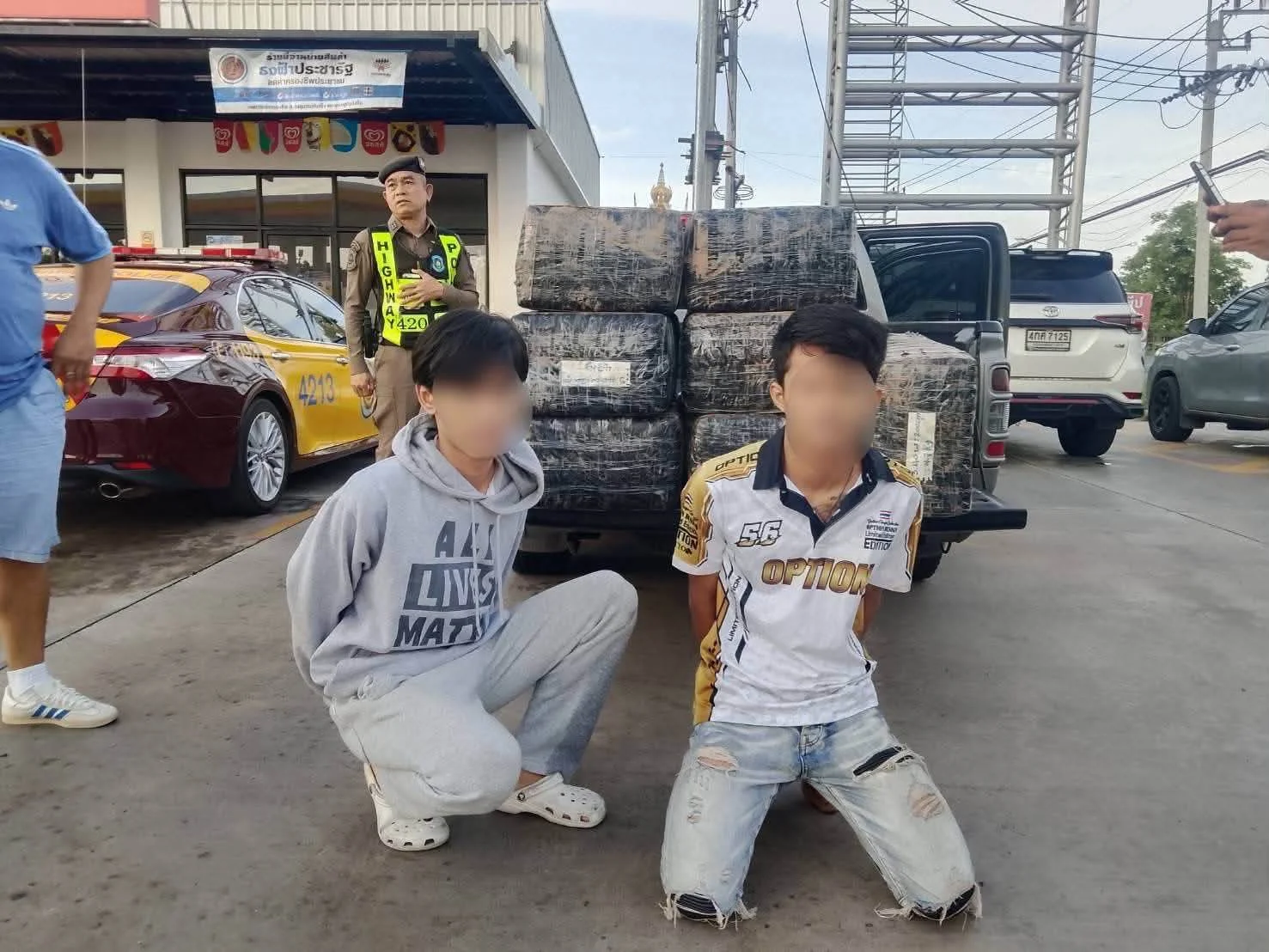 จับ2วัยรุ่น รับจ้างขนยาบ้า ยึดของกลาง 2.8 ล้านเม็ด