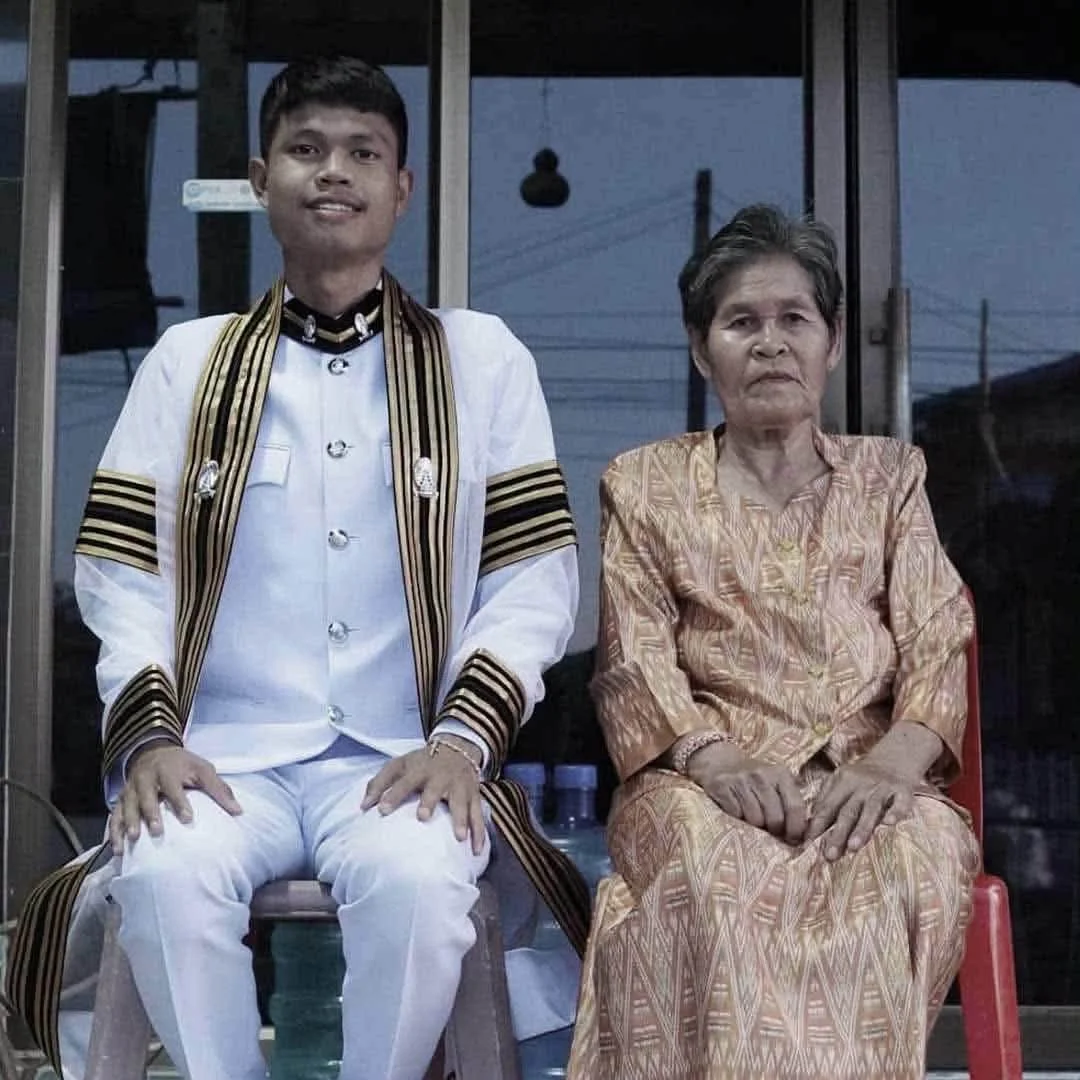 เปิดชีวิต ‘ฮลุน โซโล่’ จากเด็กโรงงานค่าแรง 300 สู่ยูทูบเบอร์สายลุย ผู้ทำตามฝันก่อนจากไปตลอดกาล
