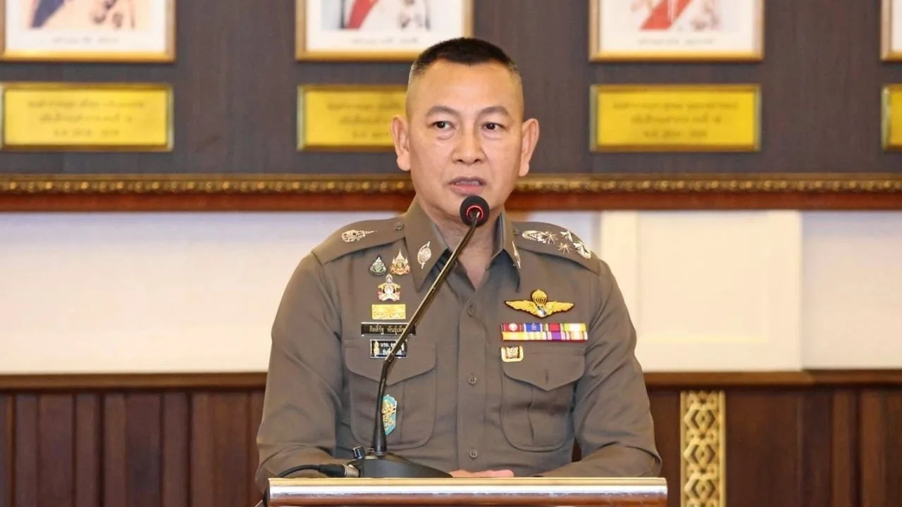 "อนุทิน" ปัดตอบโผนายพลตำรวจ ผบ.ตร. ย้ำไม่มีโผ ยึดผลงาน-กฎหมาย ไร้ล็อกรุ่น