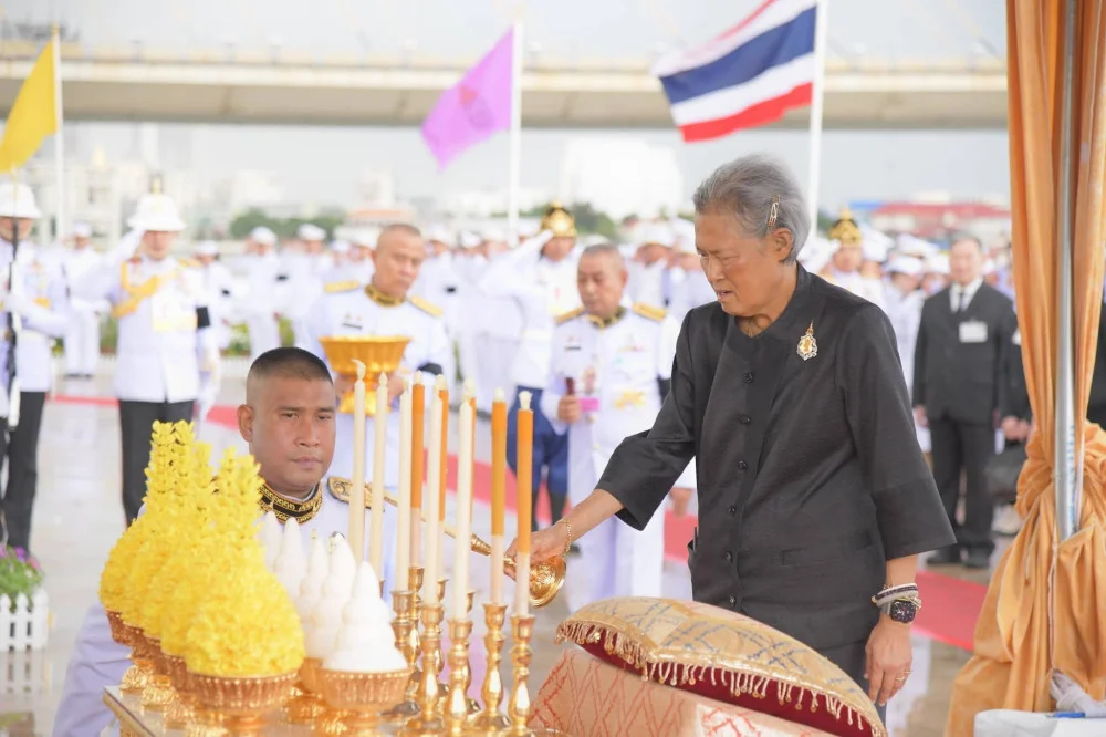 วันที่ 9 มิถุนายน 2569 เวลา  กรมสมเด็จพระเทพรัตนราชสุดา ฯ เสด็จพระราชดําเนินแทนพระองค์ เนื่องในวันอานันทมหิดล และวันคล้ายวันสวรรคต ณ พระบรมราชานุสาวรีย์ รัชกาลที่ 8