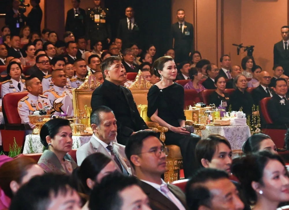 ในหลวง-พระราชินี ทอดพระเนตร การแสดงเฉลิมพระเกียรติฯ Edelweiss : พราวพร่างกลางดวงใจ