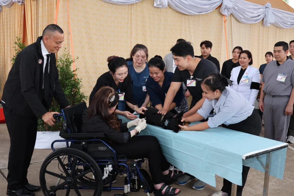 ดร. สมเด็จพระเจ้าน้องนางเธอ ทรงเยี่ยมหน่วยแพทย์พระราชทาน รพ.จุฬาภรณ์ และ ทรงออกหน่วยสัตวแพทย์อาสาจุฬาภรณ์