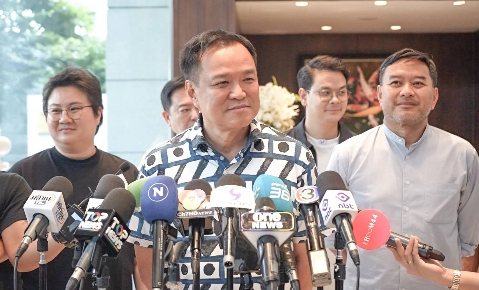 ต่างชาติต้องเคารพกฎหมาย-คนไทย