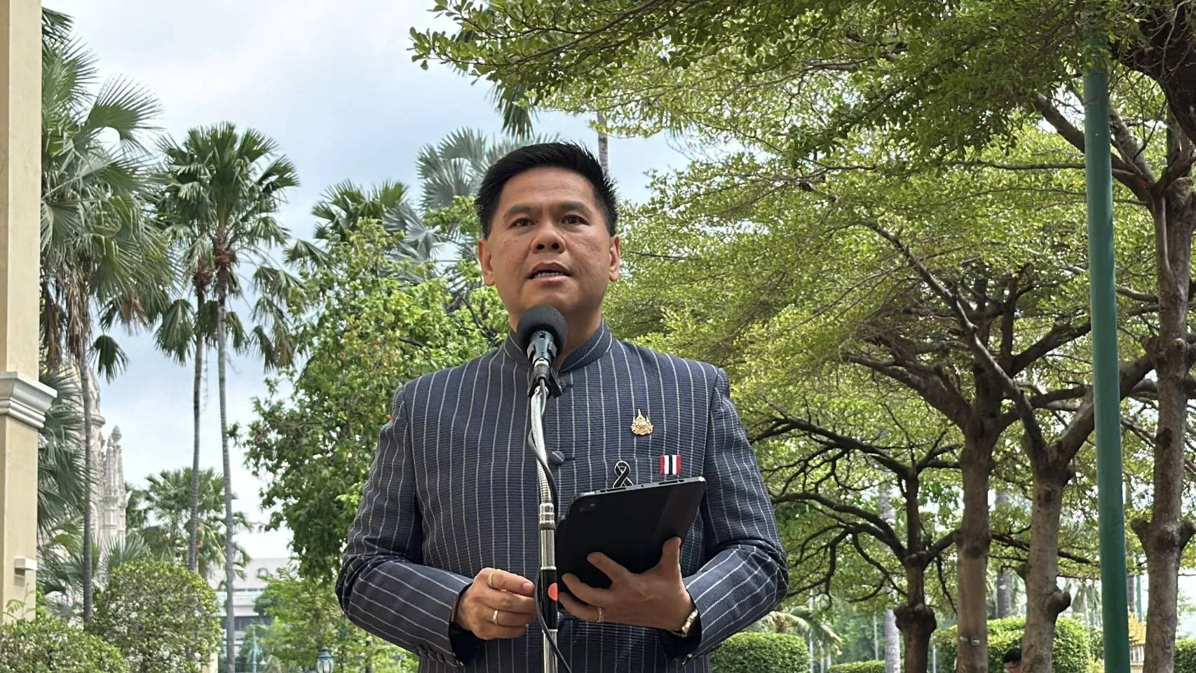 “วราวุธ” พาอุตสาหกรรมหนุนโครงการรัฐ โซลาร์ รูฟท็อป 1.5 ล้านครัวเรือน