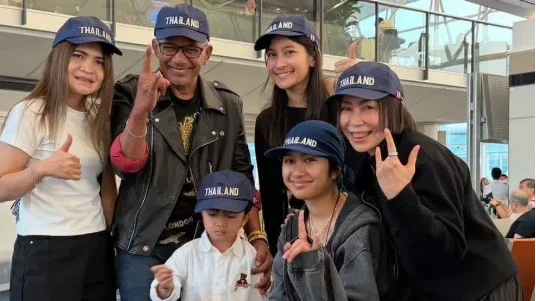พระราชทานหมวก #CheerTeamThai ส่งกำลังใจ “เนเน่” ก่อนลุยรอบชิง AGT