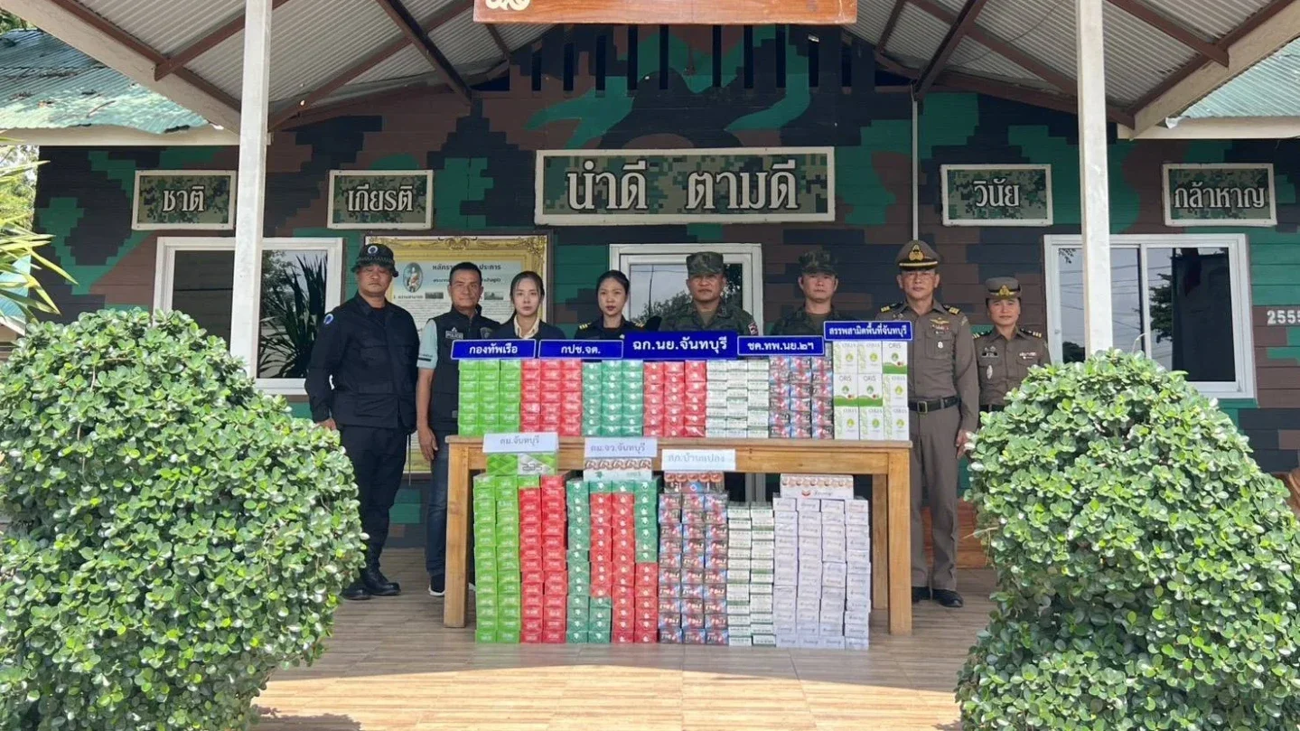 ทัพเรือยึดบุหรี่เถื่อน 8 หมื่นมวน ชายแดนจันทบุรี