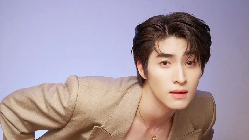 เปิดโปรไฟล์ “บลู พงศ์ทิวัตถ์” หนุ่มตี๋เจ้าเสน่ห์ ที่กำลังถูกจับตา
