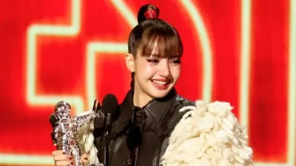 ศิลปินเดี่ยว K-pop คนแรก! “ลิซ่า” พาเพลง Dream ซิว Best Pop บนเวที VMAs