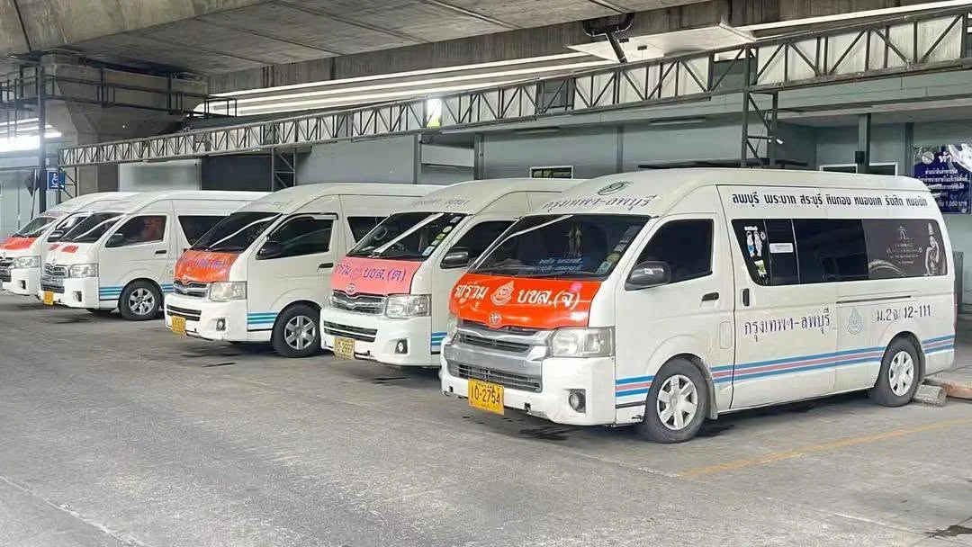 เช็กก่อนเดินทาง! พิษน้ำท่วม รถตู้-มินิบัสร่วม บขส. หยุดวิ่ง 13 สาย