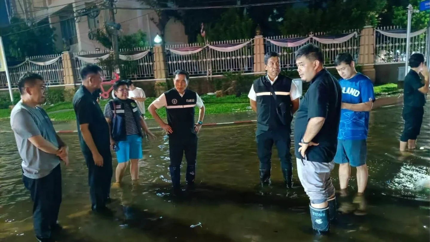 ชัชชาติเร่งระบายน้ำบึงกุ่ม เร่งสูบน้ำคลองจั่น หลังคลองแสนแสบลด