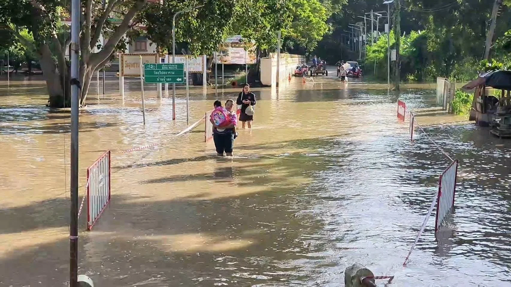 อุทัยธานีเตือนริมน้ำเร่งยกของขึ้นสูง จับตาลุ่มน้ำเจ้าพระยา–สะแกกรัง มวลน้ำยังเพิ่มต่อเนื่อง