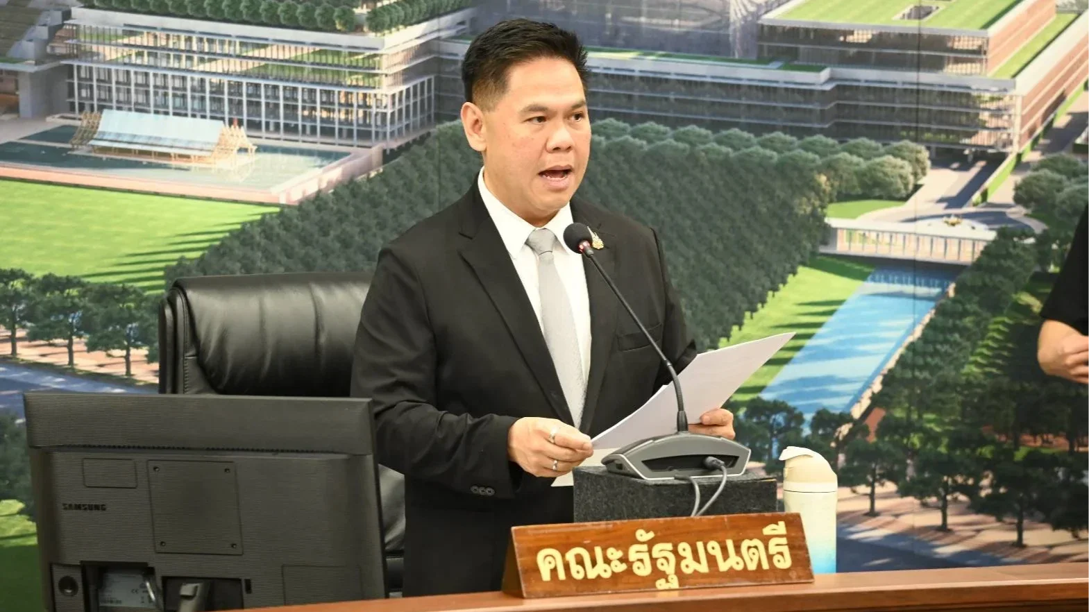 "รมว.วราวุธ” ตอบกระทู้คืบหน้าเยียวยาประมงพื้นบ้านโครงการสร้างท่าเรือมาบตาพุดระยะ 3