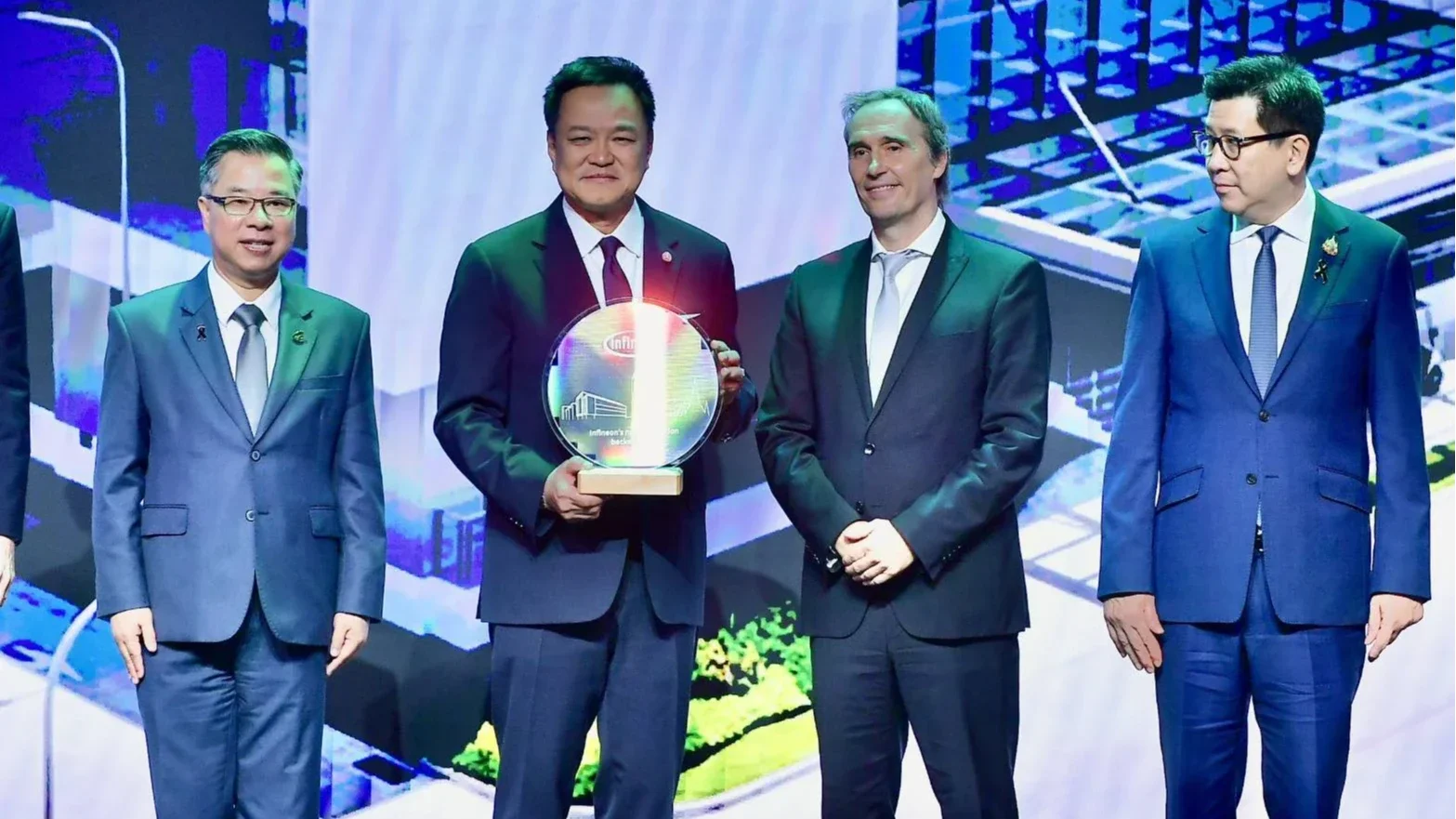 “อนุทิน” เปิดฐานผลิตเซมิคอนดักเตอร์ขั้นสูง รองรับ EV–พลังงาน–ดาต้าเซ็นเตอร์–AI