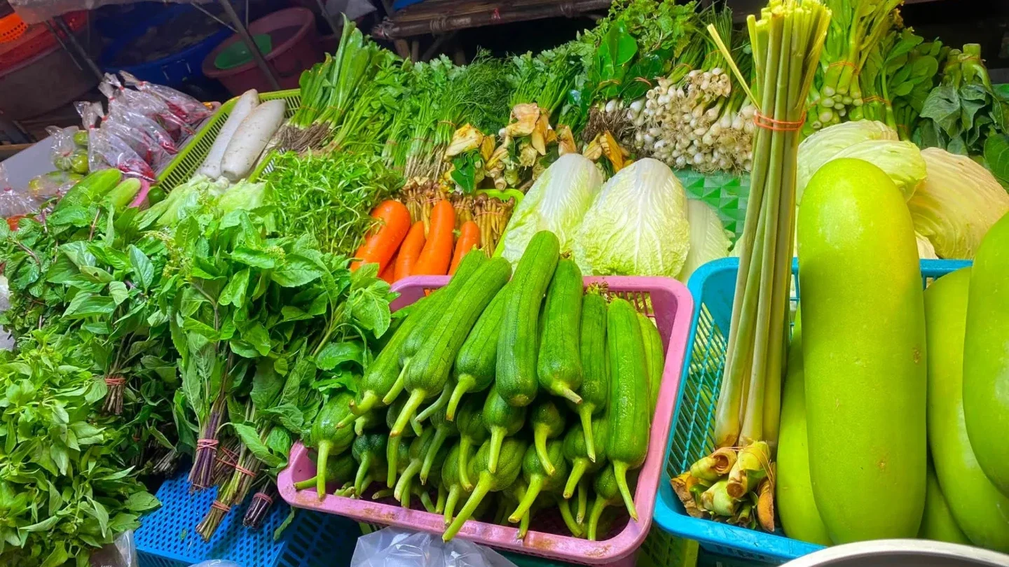 กินเจปีนี้แพงระยับ! ผักสดขาดตลาดจากน้ำท่วม