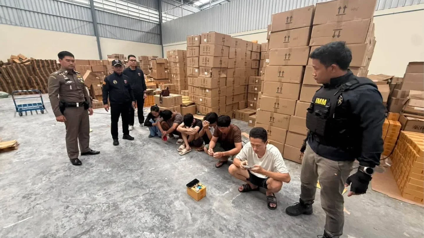 รวบแก๊งจีน-เมียนมายึดเครื่องสำอางปลอมแบรนด์ดังหลอกขายออนไลน์