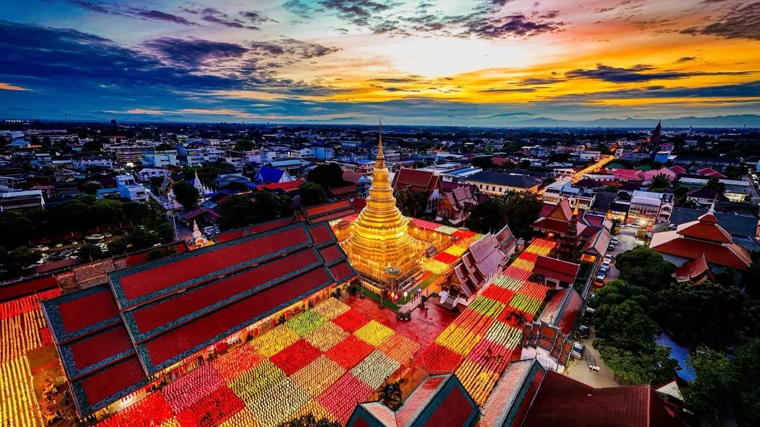 ลำพูนเปิดไฟแล้ว! โคมแสนดวงสุดอลังการ เช็กอินยาวถึง 30 พ.ย. 69