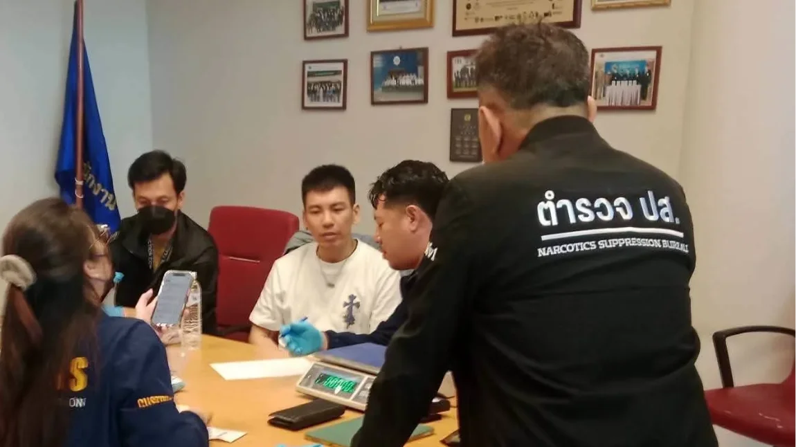 รวบหนุ่มจีนซุกยาอี-คีตามีน ในกางเกงชั้นใน คาสนามบินสุวรรณภูมิ