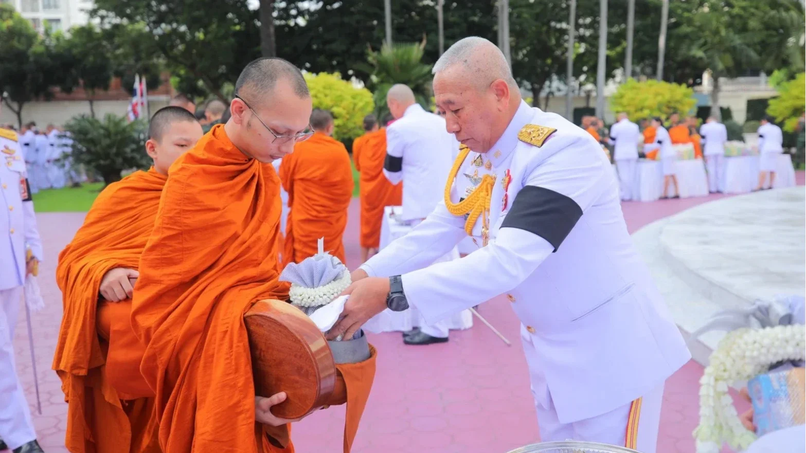 กองทัพบก น้อมรำลึก รัชกาลที่ 9 เนื่องในวันนวมินทรมหาราช