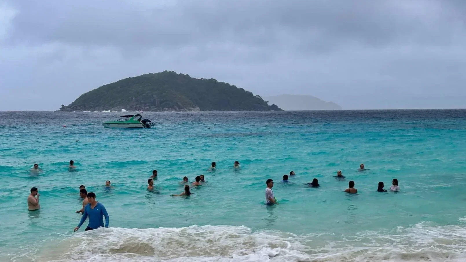 เปิดฤดูเที่ยวสิมิลัน–สุรินทร์ ท่าเรือทับละมุกลับมาคึกคัก