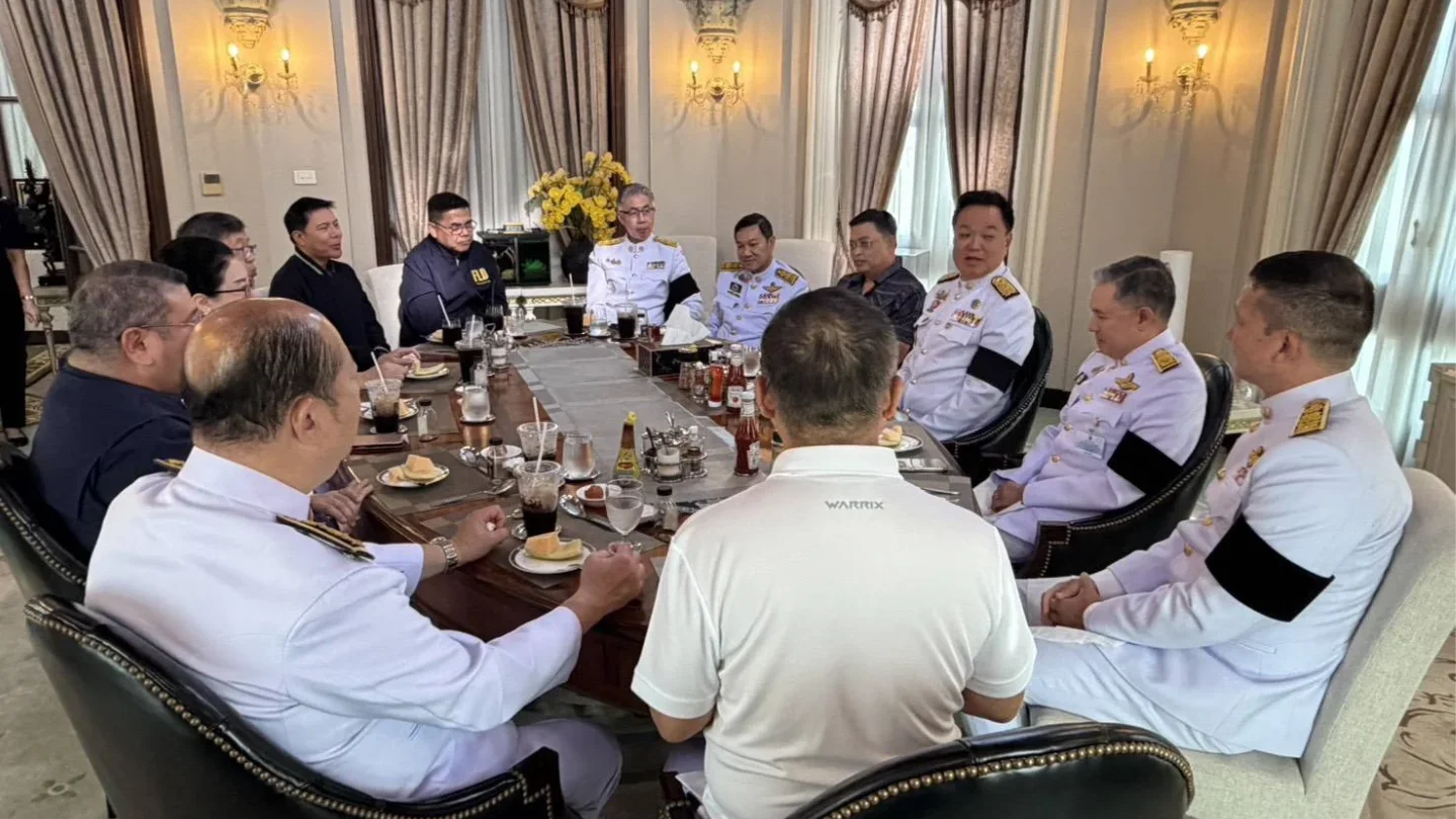 “อนุทิน” เชิญ 10 ผู้บริหารหน่วยงานรัฐ ร่วมอาหารเช้าบนตึกไทยคู่ฟ้า