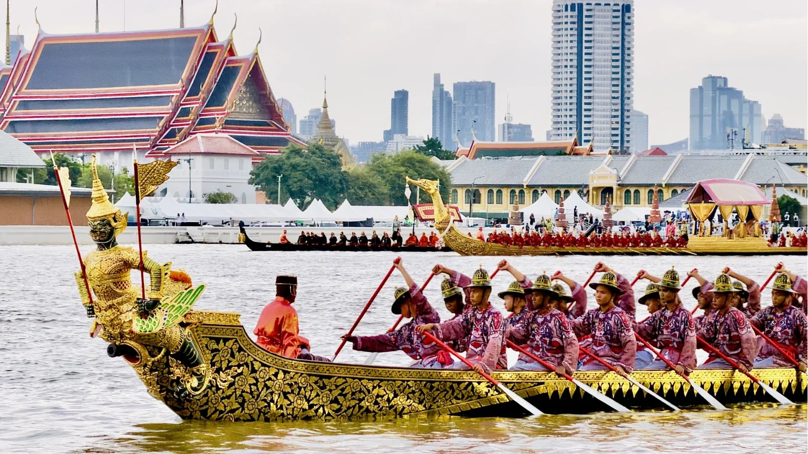 สง่างามกลางเจ้าพระยา! กองทัพเรือซ้อมใหญ่ขบวนพยุหยาตราทางชลมารค ครั้งที่ 2