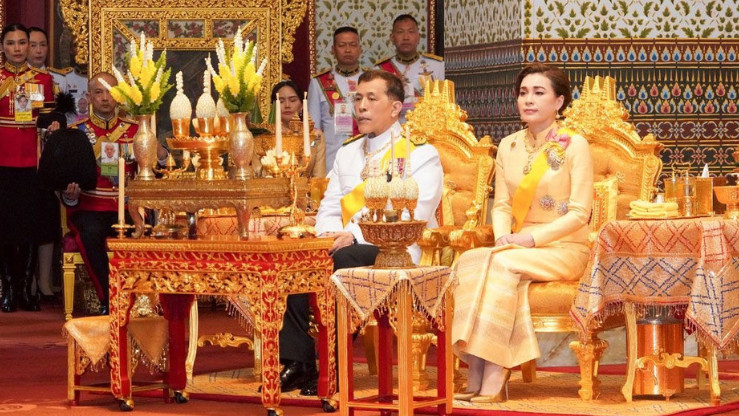 ‘ในหลวง-พระราชินี’เสด็จฯทรงบำเพ็ญพระราชกุศลทักษิณานุปทาน ในการพระราชพิธีฉัตรมงคล พุทธศักราช 2568