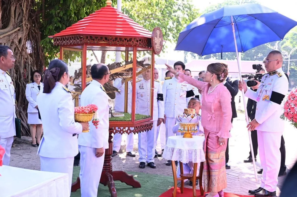 ทูลกระหม่อมหญิงอุบลรัตนราชกัญญา เสด็จไปยังวัดเฉลิมพระเกียรติวรวิหาร บําเพ็ญพระกุศลปล่อยนกเขาชวา เนื่องในโอกาสวันคล้ายวันประสูติ