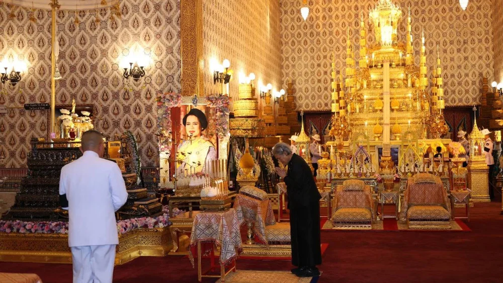 วันที่ 16 กุมภาพันธ์ 2569 กรมสมเด็จพระเทพรัตนราชสุดาฯ เสด็จฯ ทรงบําเพ็ญพระราชกุศลถวาย พระบรมศพ พระบรมราชชนนีพันปีหลวง ณ พระที่นั่ง ดุสิตมหาปราสาท พระบรมมหาราชวัง