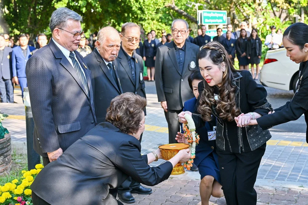เจ้าฟ้าจุฬาภรณวลัยลักษณ์ เสด็จไปทรงร่วมพิธีบําเพ็ญกุศลและทรงบาตรพระภิกษุสงฆ์ เนื่องในวันสถาปนามหาวิทยาลัยเกษตรศาสตร์ ครบรอบ 83 ปี