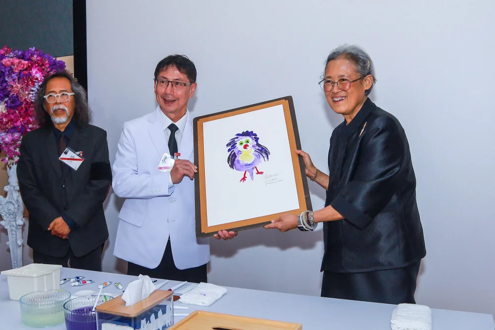 กรมสมเด็จพระเทพรัตนราชสุดา ฯ  ทรงวาดภาพฝีพระหัตถ์ "ภาพนกฮูก" พระราชทานแก่พิพิธภัณฑ์หมอเจ้าฟ้า  ในพระราชูปถัมภ์ฯ