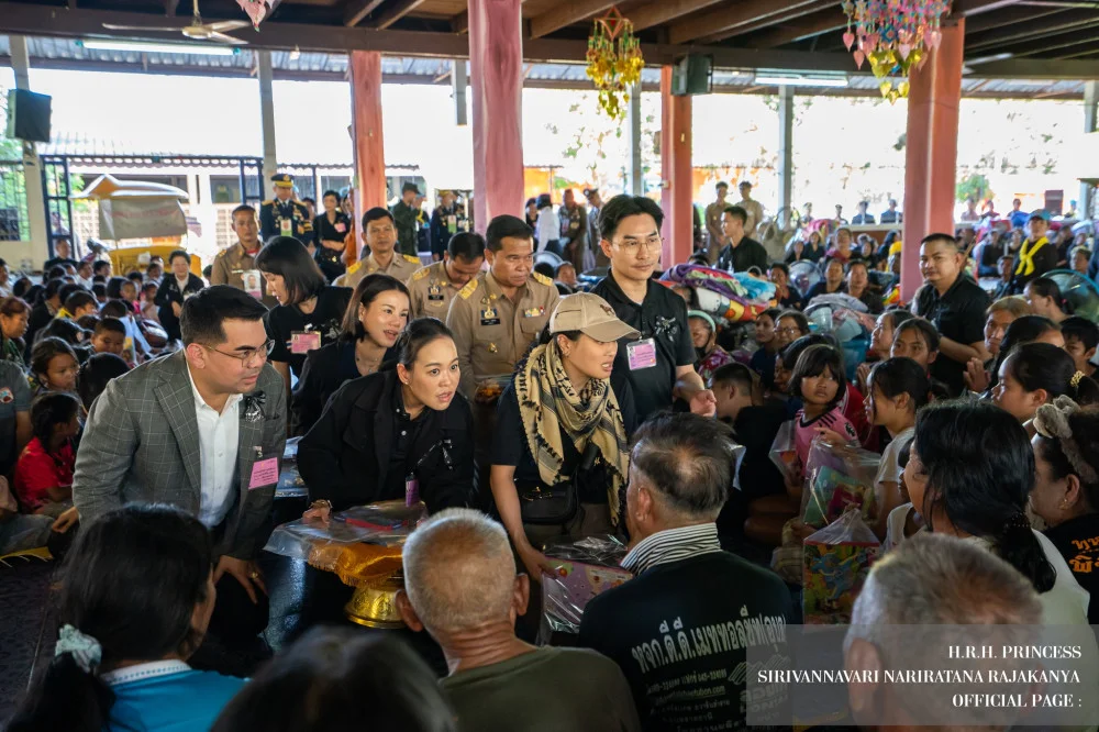 สมเด็จพระเจ้าลูกเธอ เจ้าฟ้าสิริวัณณวรี นารีรัตนราชกัญญา เสด็จไปยังศูนย์พักพิงชั่วคราว