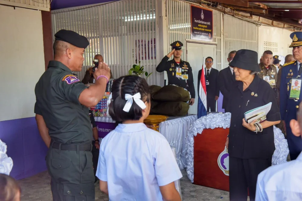 วันที่ 3 ธันวาคม 2568 กรมสมเด็จพระเทพรัตนราชสุดา ฯ เสด็จพระราชดําเนินโครงการพัฒนาเด็กและเยาวชนในถิ่นทุรกันดาร ตามพระราชดําริ
