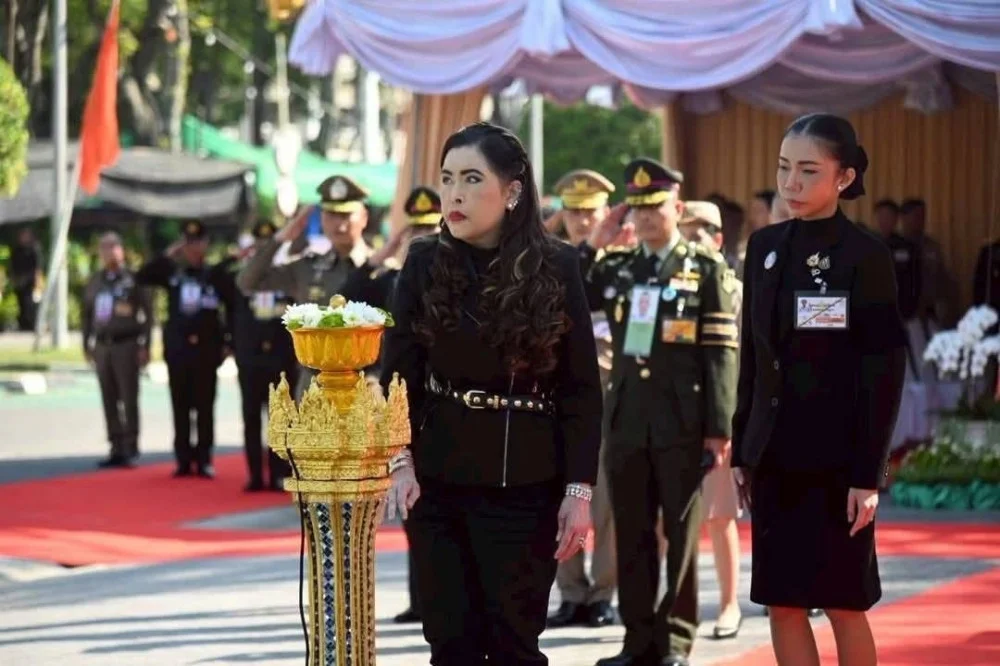วันจันทร​์ที่ ๑ ธันวาคม​ ๒๕๓๘ เจ้าฟ้าจุฬาภรณวลัยลักษณ์ ทรงเปิดงาน "เกษตรกําแพงแสน ครั้งที่ ๒๘ ประจําปี ๒๕๖๘