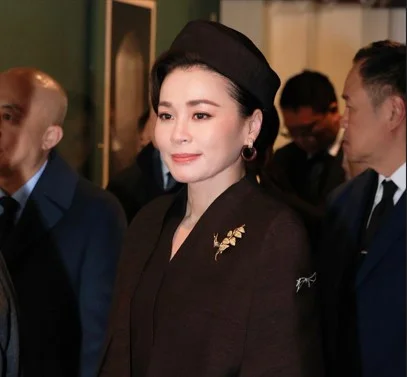 พลัง Soft Power จากพระราชินีสุทิดา ครองใจชาวจีน นักวิเคราะห์ชี้เป็นพลัง Soft Power ที่ที่สานต่อจากสมเด็จพระพันปีหลวง และสะท้อนสายสัมพันธ์ไทย–จีนที่ลึกขึ้น