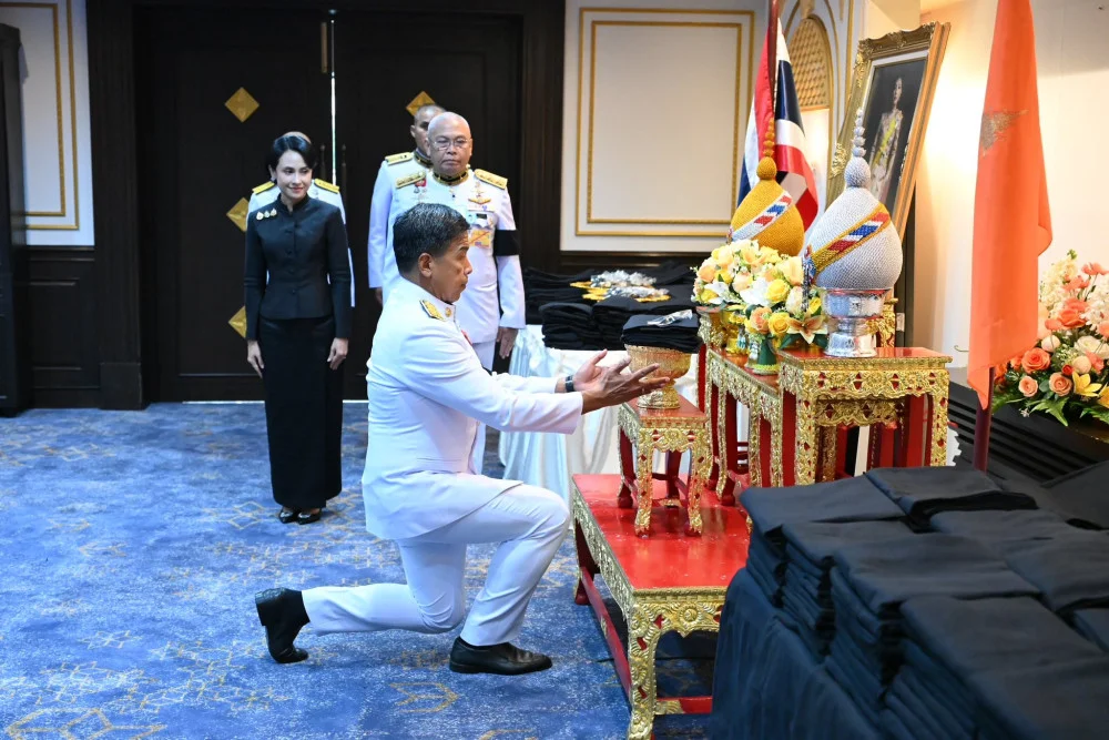 สมเด็จพระเจ้าลูกเธอ เจ้าฟ้าสิริวัณณวรีฯ พระราชทาน “ผ้าถุงสีดําทรงออกแบบ” เพื่อประชาชนยืมสวมใส่