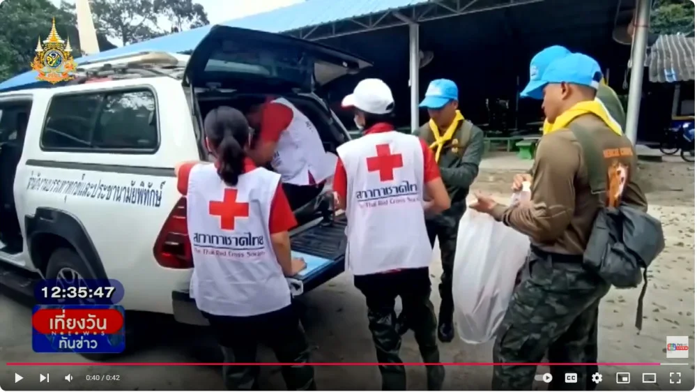 มทบ.41-สภากาชาดไทยช่วยผู้ประสบภัยน้ำท่วม อ.พรหมคีรี