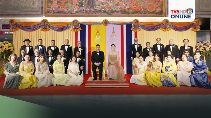 พระบาทสมเด็จพระเจ้าอยู่หัว และสมเด็จพระนางเจ้าฯ พระบรมราชินี ทอดพระเนตรการแสดงบัลเลต์ เรื่อง "สวอนเลค" ในงานมหกรรมศิลปะการแสดง และดนตรีนานาชาติ กรุงเทพ ฯ ครั้งที่ 26