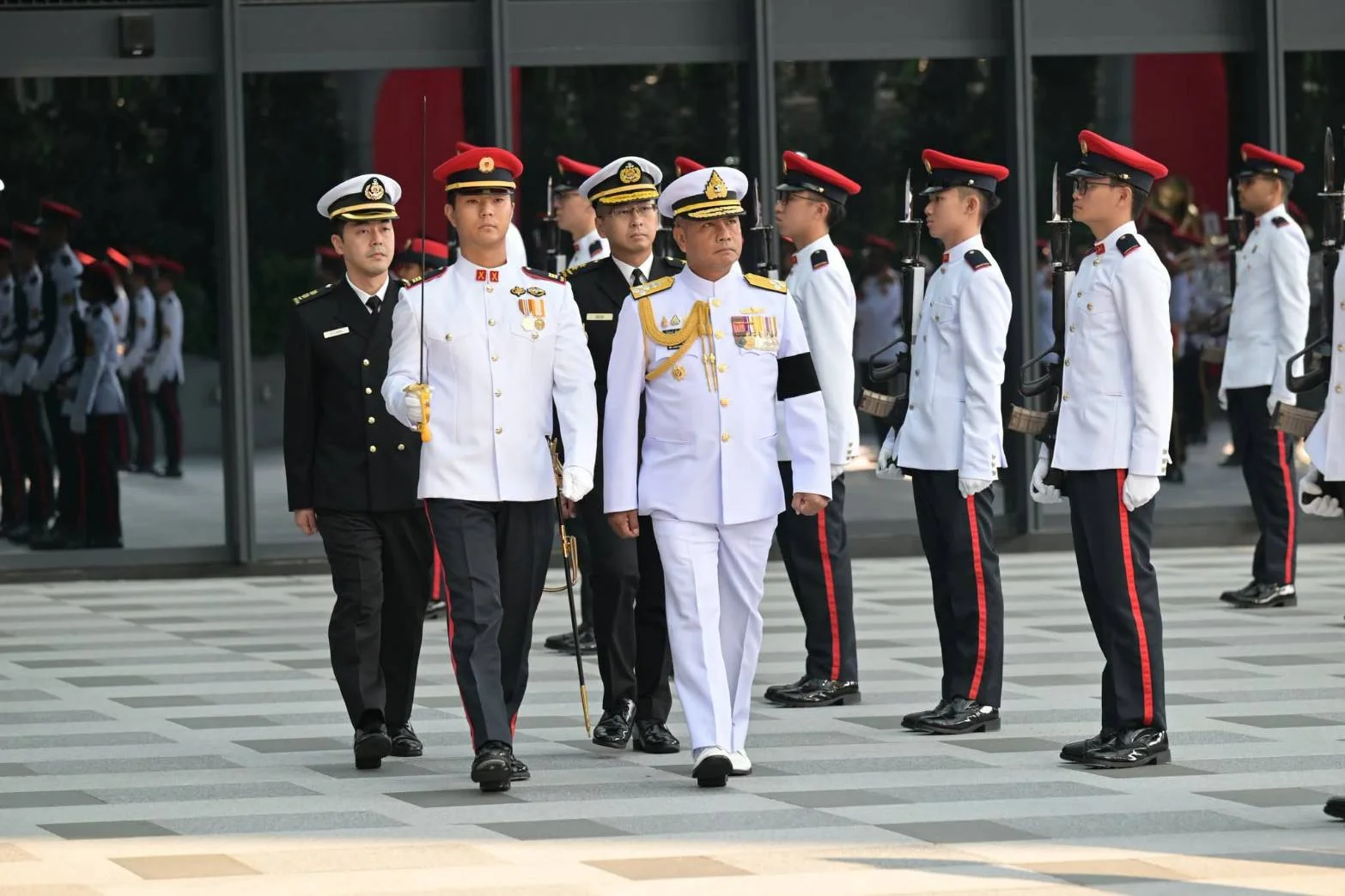 ผบ.ทร. เยือนสิงคโปร์ ยกระดับความมั่นคงทางทะเล-ไซเบอร์ รับมอบเหรียญ MSM