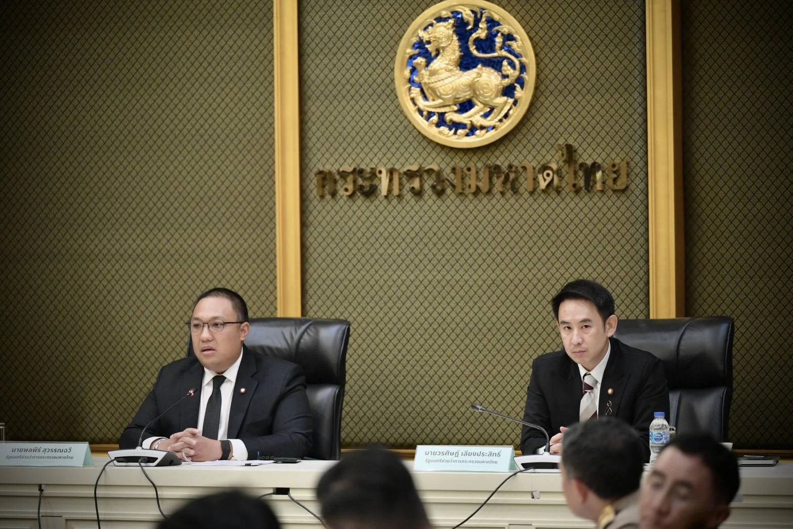 “พลพีร์-วรศิษฎ์” ประชุมชุดเฉพาะกิจจัดระเบียบสังคม สั่งรื้อระบบขอสัญชาติ