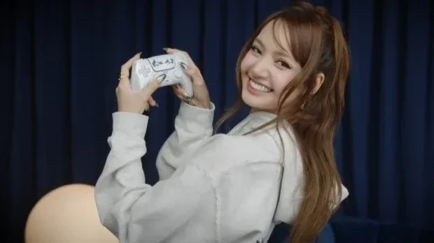 Lisa จับมือ PlayStation เปิดตัวจอย DualSense รุ่นลิมิเต็ด