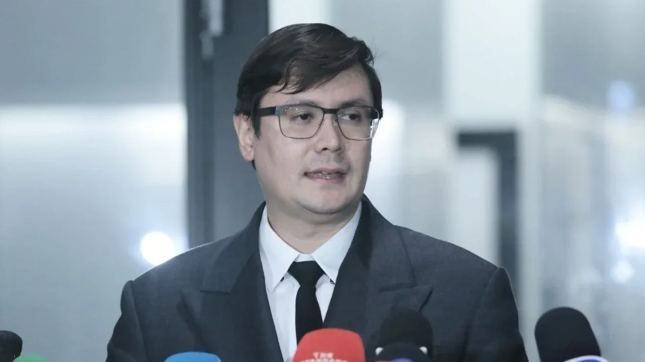 ‘รังสิมันต์ โรม’ กังขา ครม. ตั้ง ‘ปิยะ’ นั่งอธิบดี DSI หวั่นเอื้อระบอบน้ำเงิน