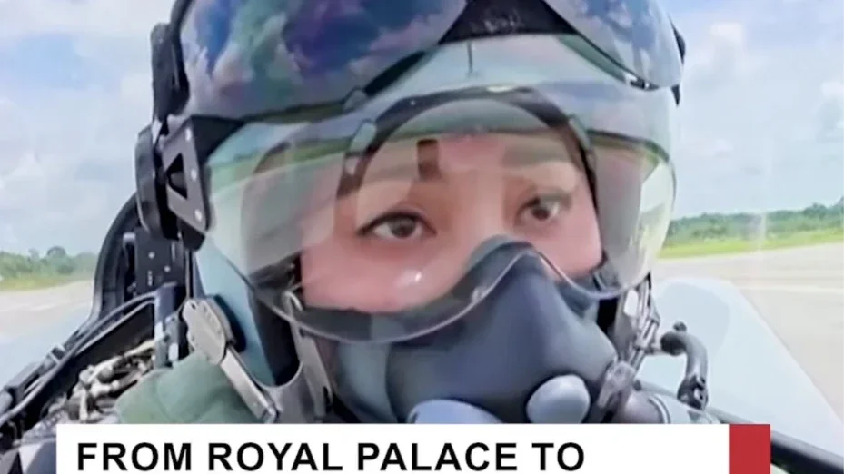 สื่อต่างชาติ เผยแพร่ภาพพระราชินีทรงขับ Gripen