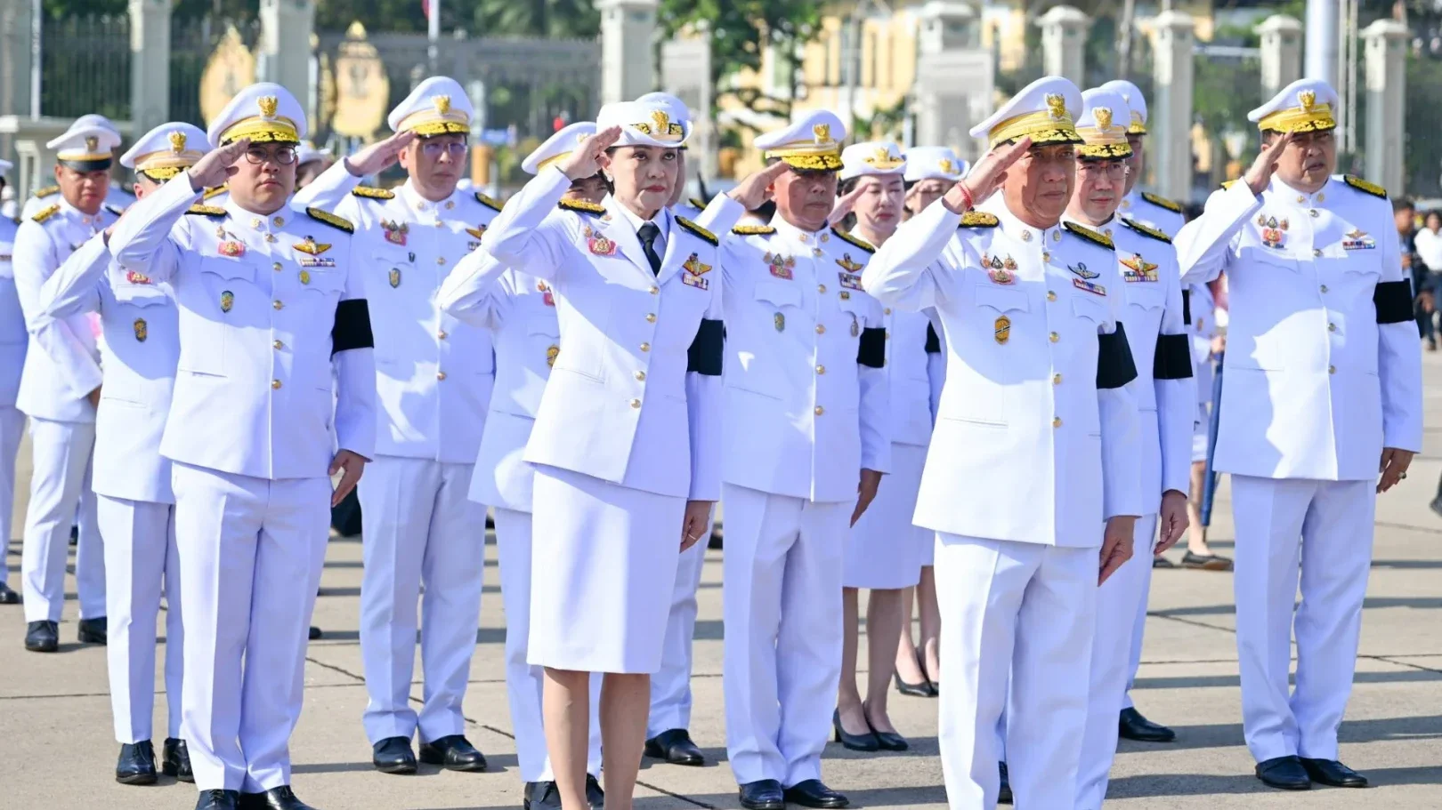 “พิพัฒน์” นำ ครม.วางพวงมาลา น้อมรำลึกพระมหากรุณาธิคุณ รัชกาลที่ 5